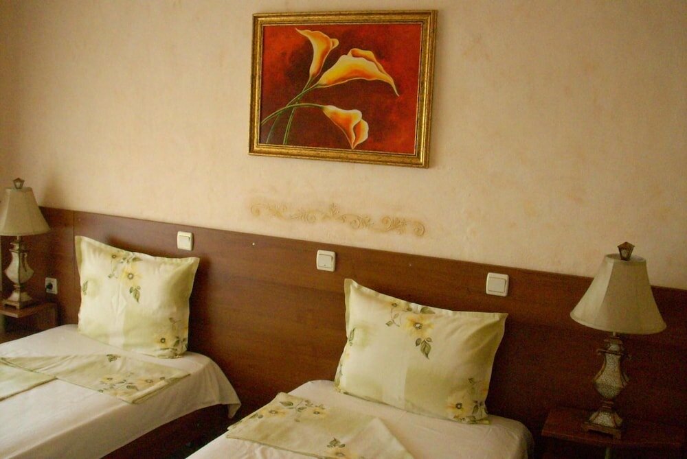 Фото Family hotel Tropicana