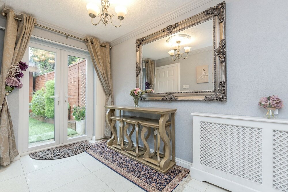 Фото Watford General Suites