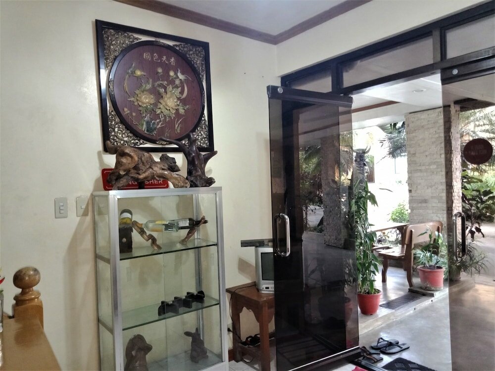 Фото La Gracia Apartelle Tagaytay