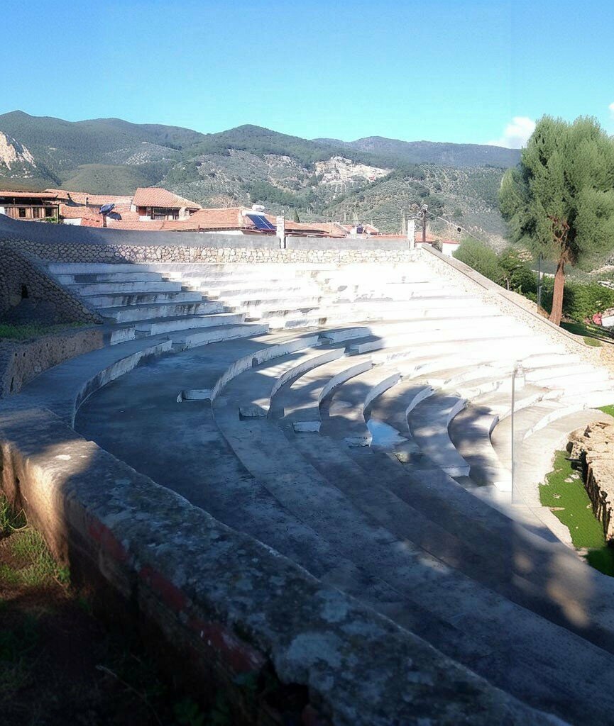 Theatre Gure Amphitheater, Edremit, photo