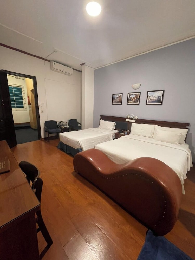 Фото A25 Hotel 80 Mai Hac De