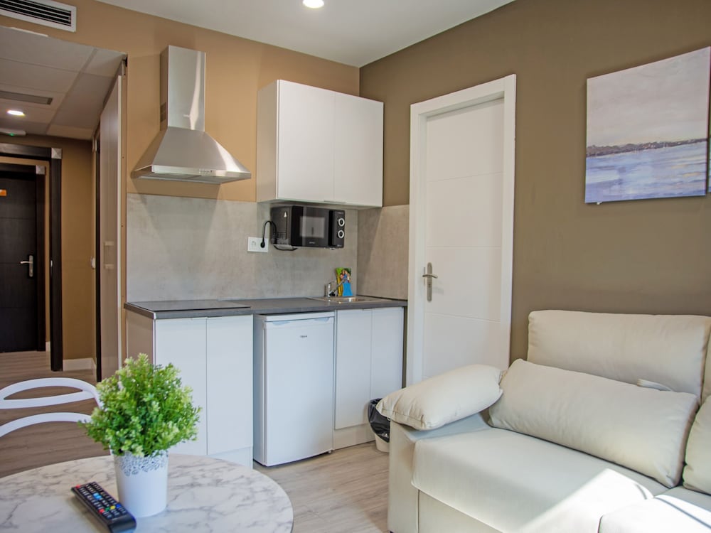 Фото Apartmentos Santander Maliaño Suites 3000