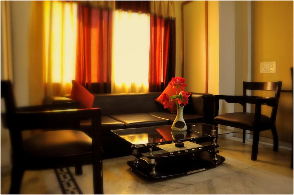 Фото Hotel Hadi Rani Palace