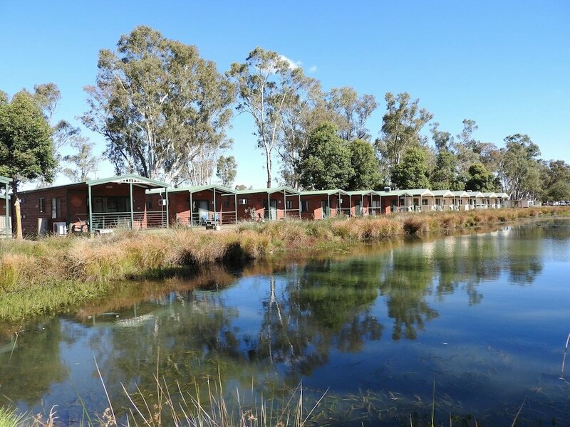 Гостиница Victoria Lake Holiday Park в Шеппартоне