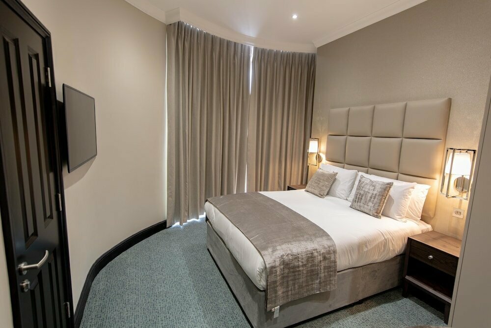 Hotel The Crescent Hyde Park, London, photo