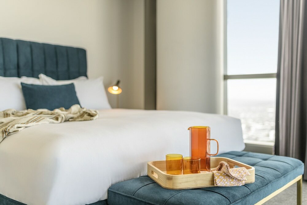 Фото Meriton Suites Herschel Street