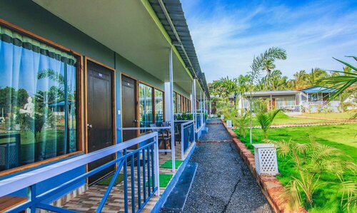 Гостиница Treebo Trend Lands End Beach Resort в Морджиме