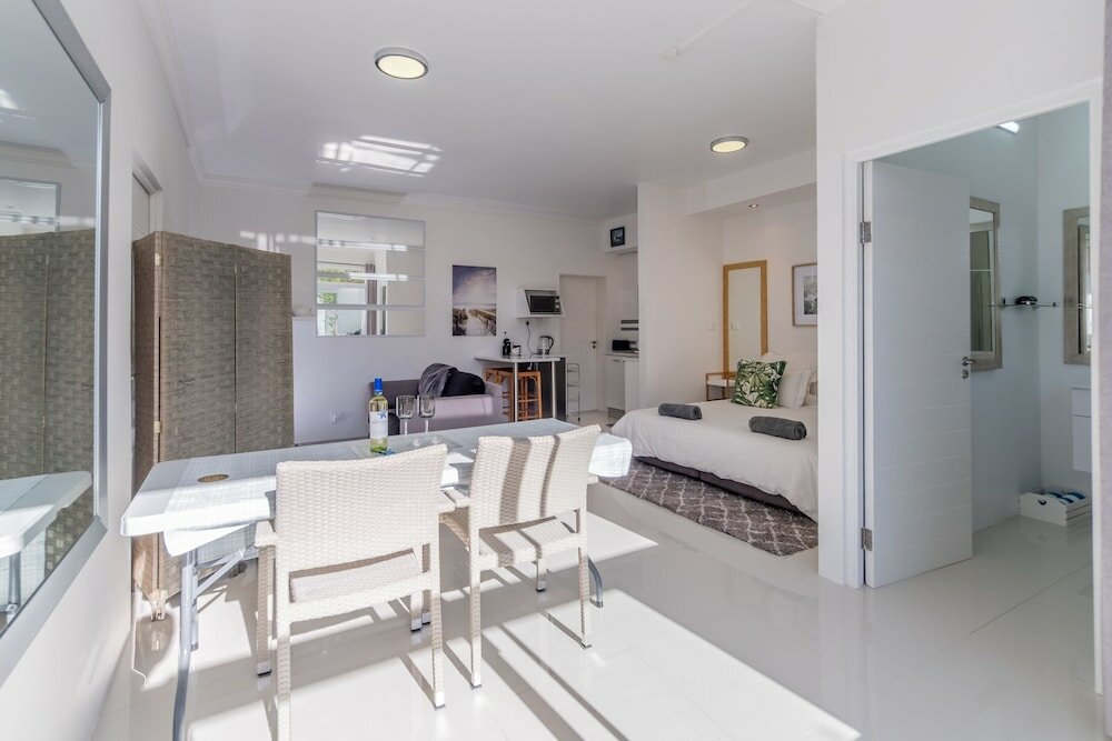 Фото Greenways Beach House