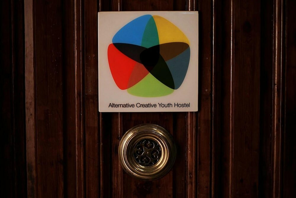 Фото Alternative Creative Youth Hostel Barcelona