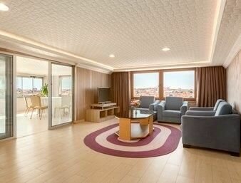 Гостиница Ramada by Wyndham Usak в Ушаке