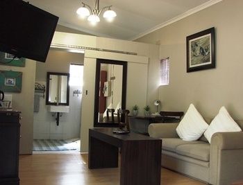 Фото Cottonwood Guesthouse