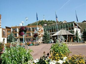 Гостиница Hotel Adonis Le Chastellan в Кастеллане
