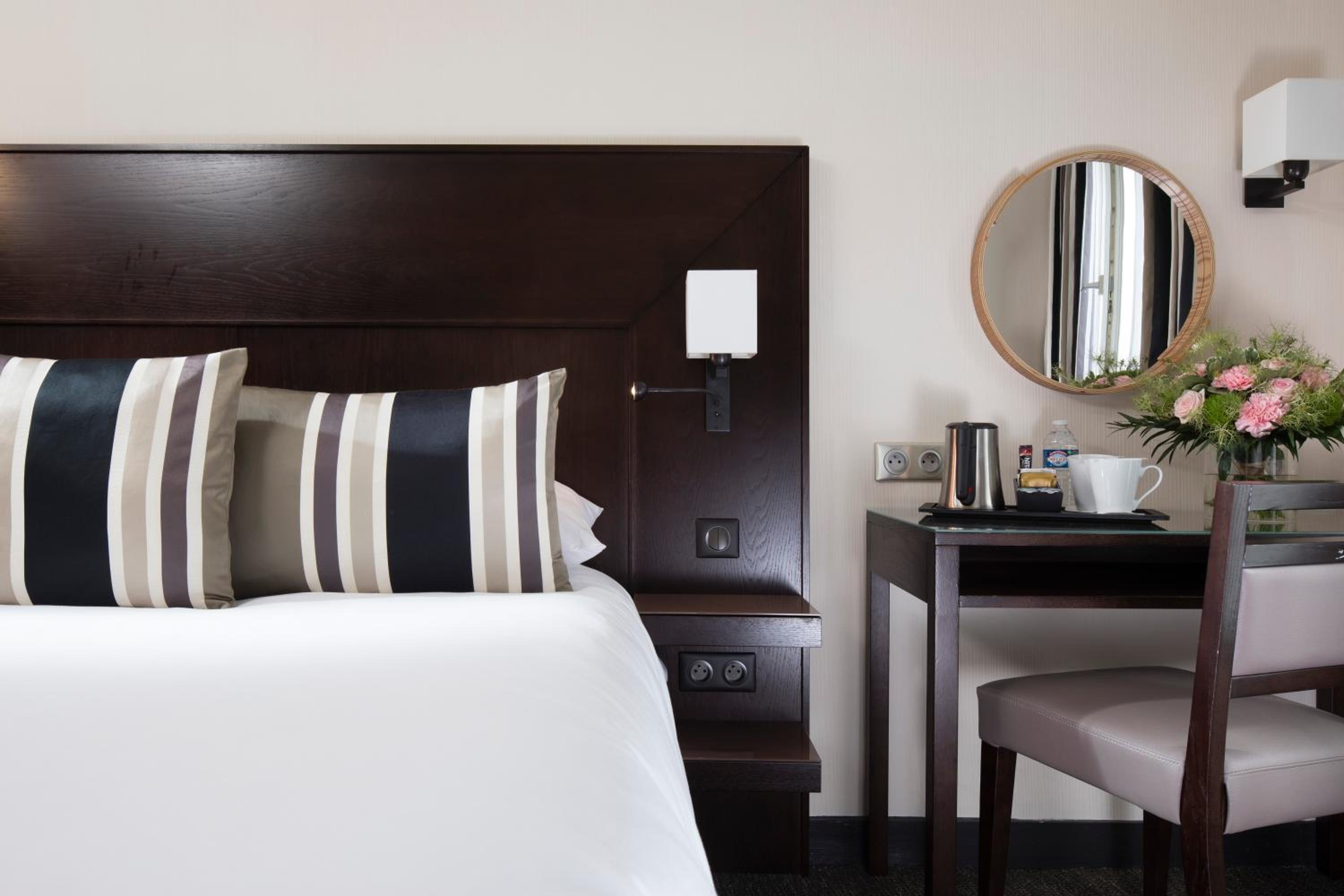 Фото Hotel Albert 1er Paris Lafayette