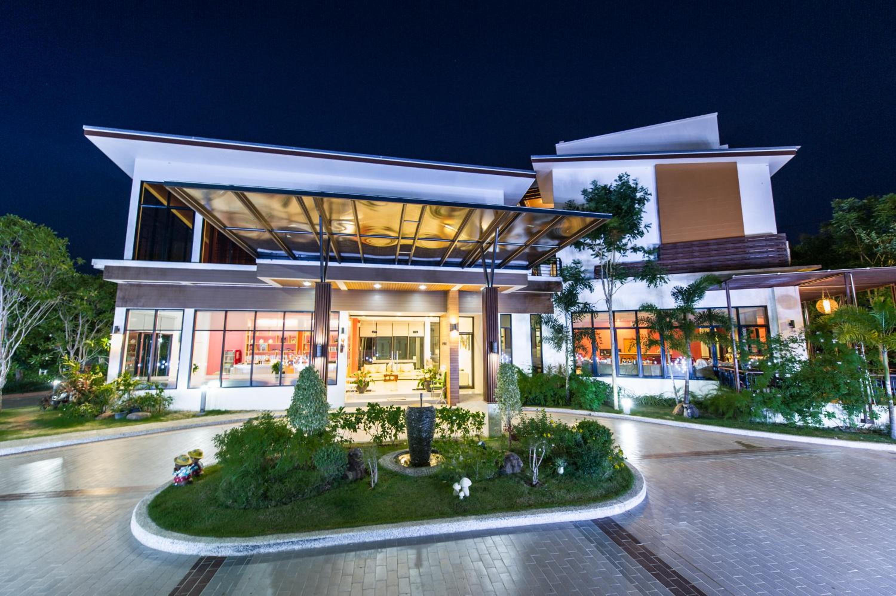 Фото Mamaison hotel