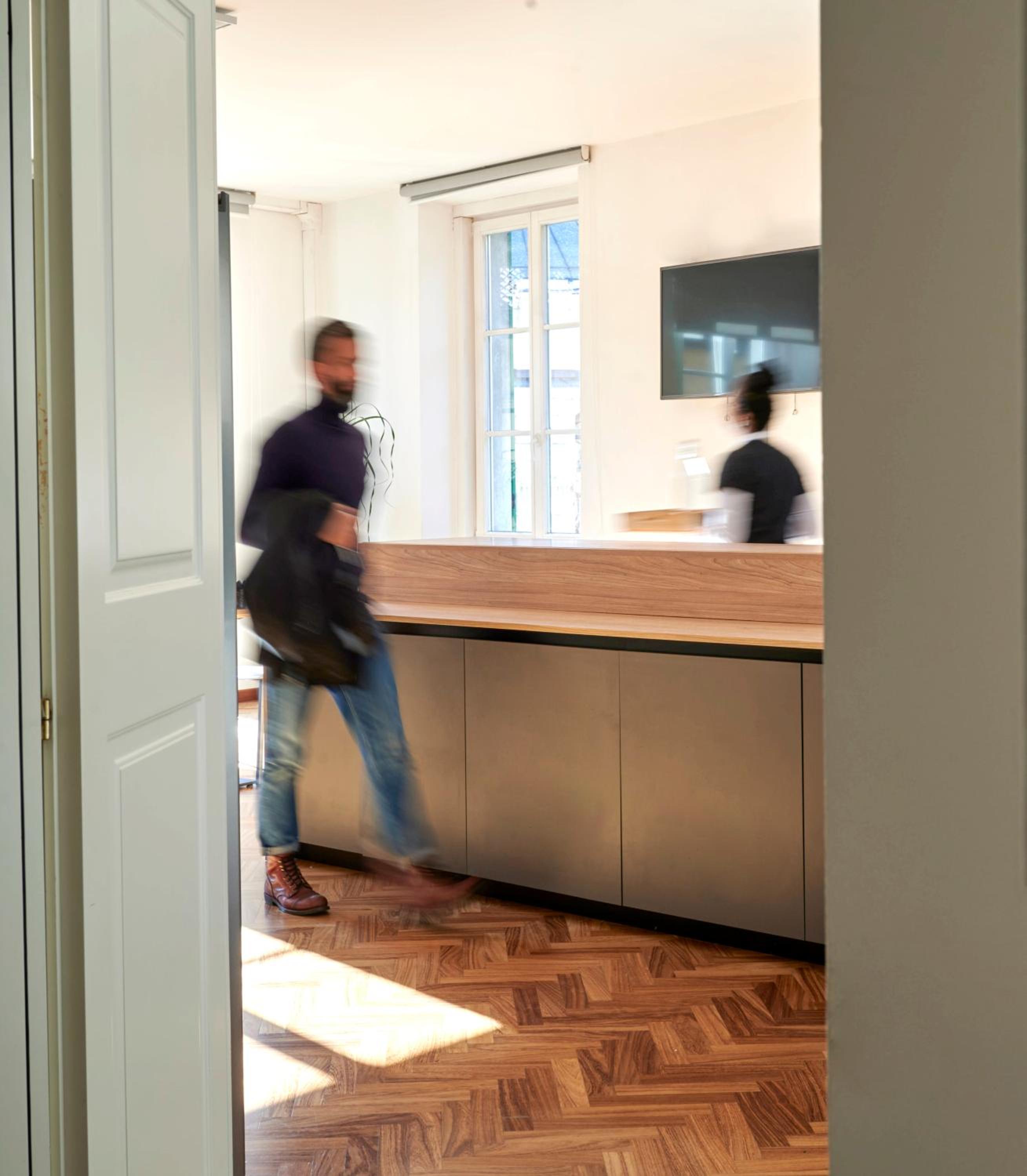 Фото Lainez Rooms & Suites