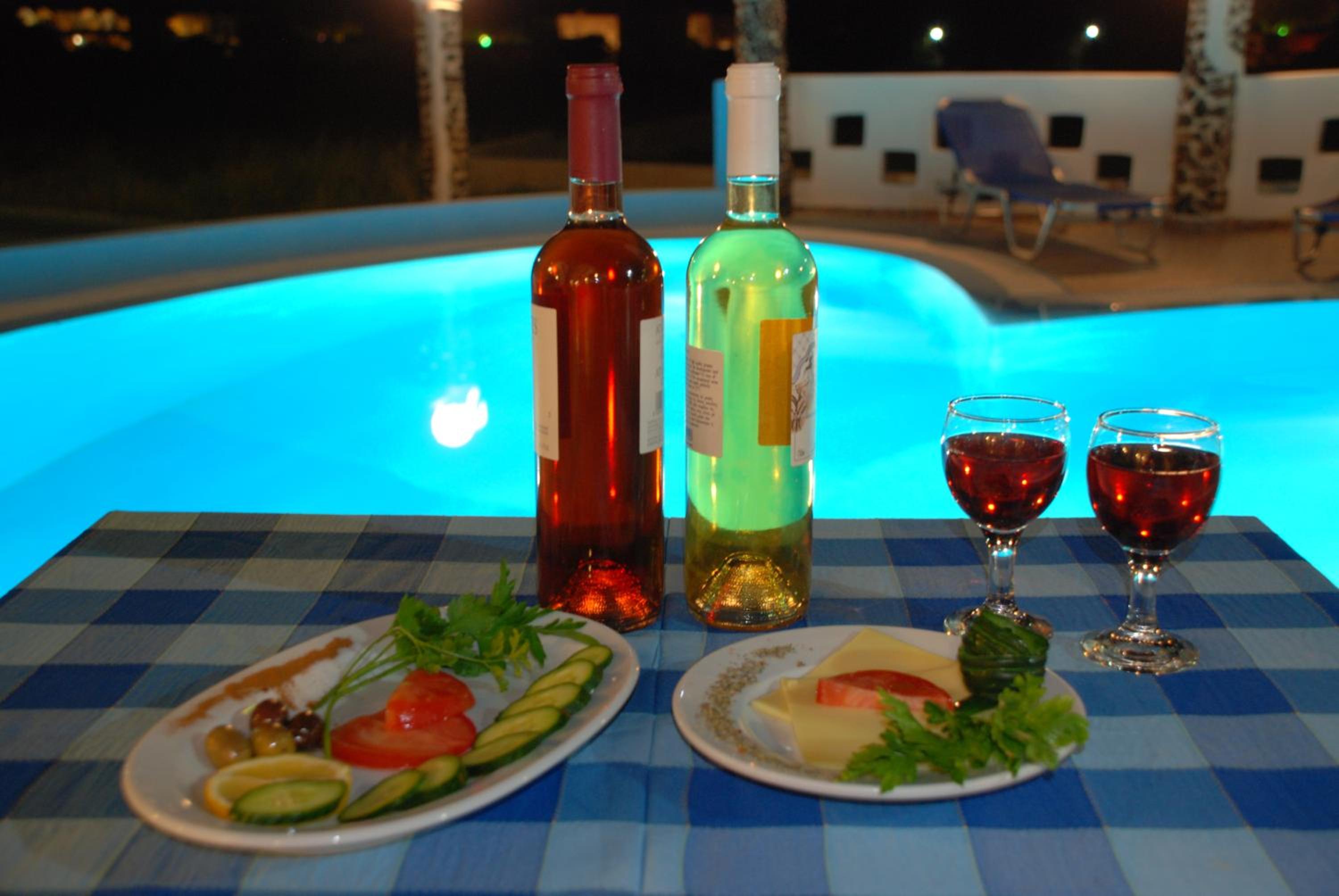 Фото Honeymoon Beach Studios