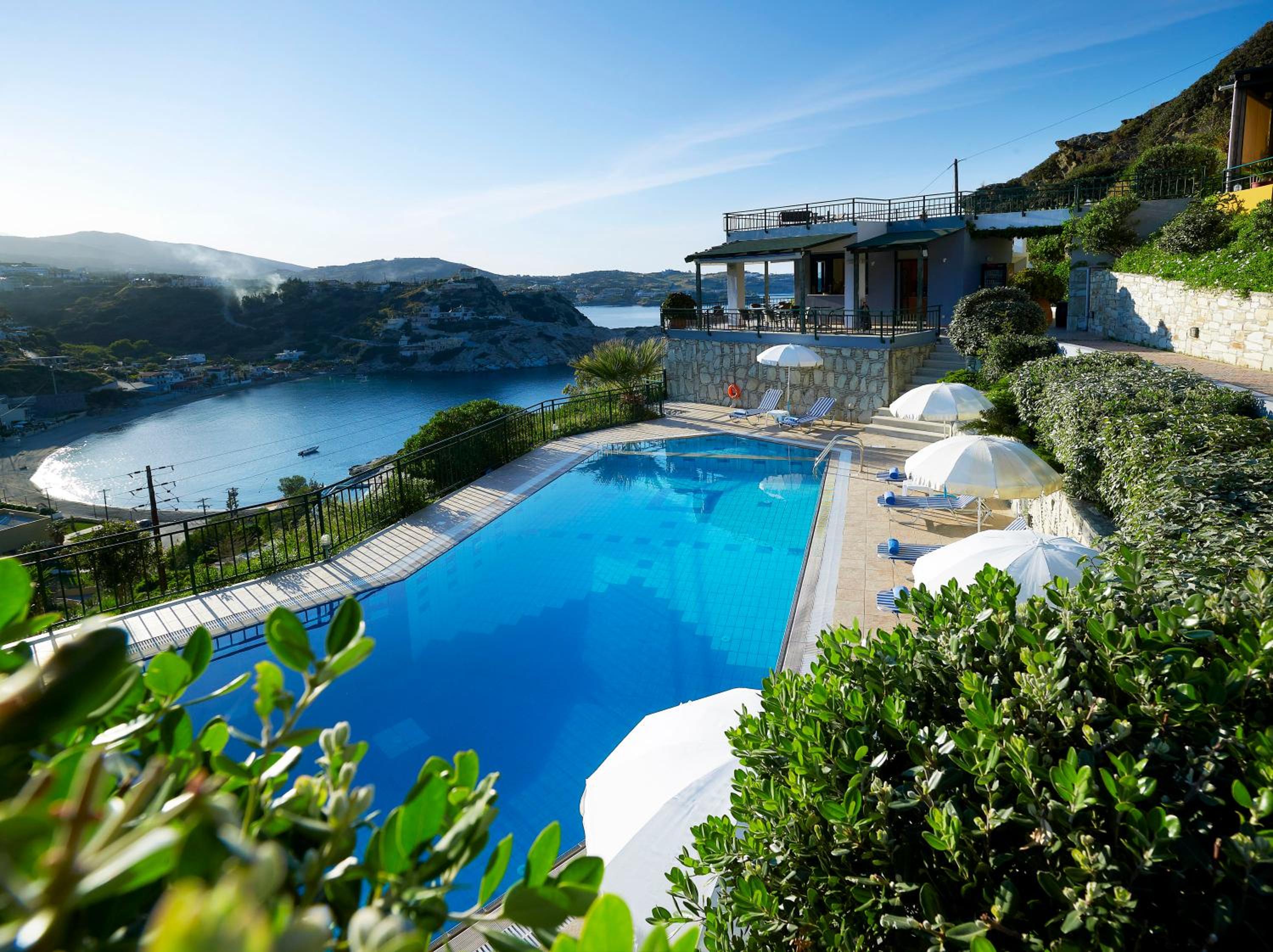 Фото Erivolos Hotel Apartments