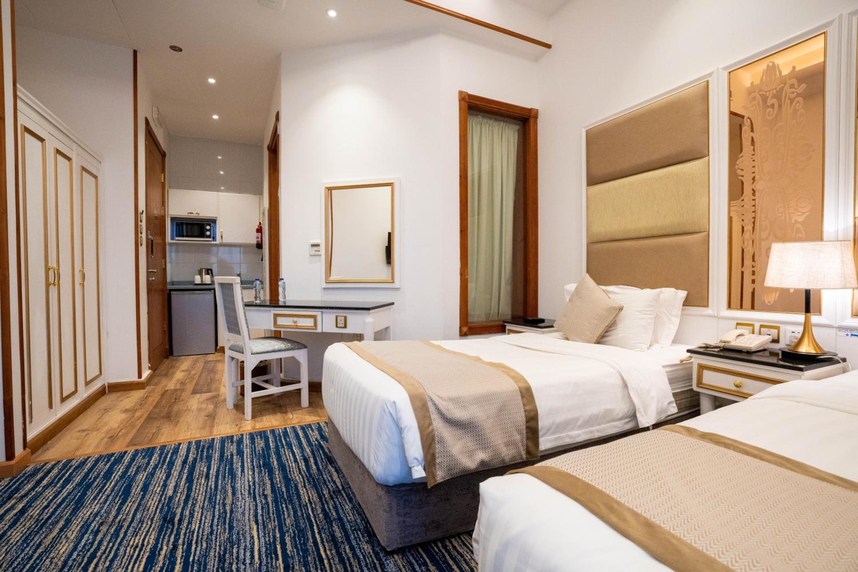 Фото Platinum Alkhamseen