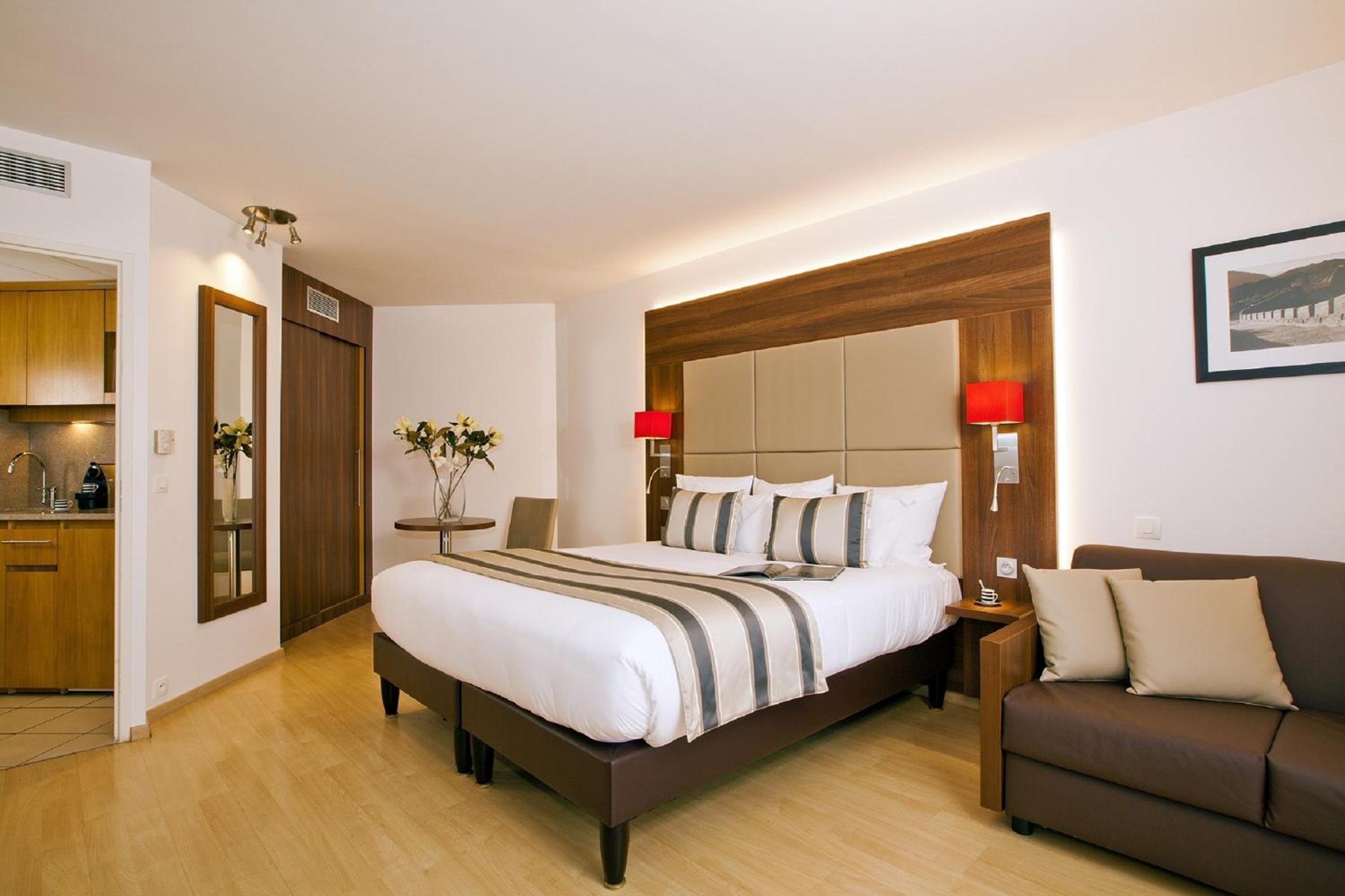 Фото Residhome Appart Hotel Paris-Massy