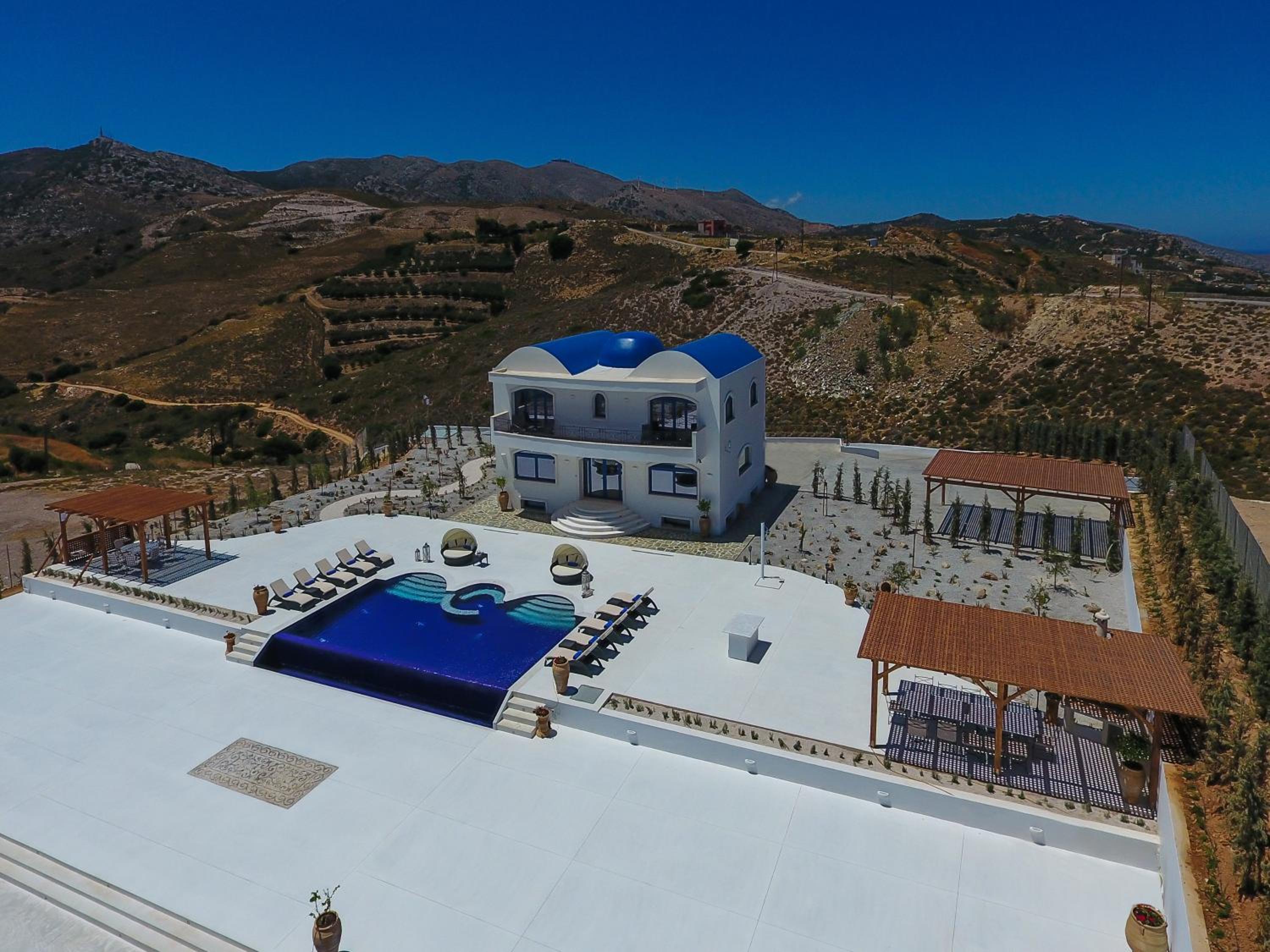 Фото Villa Santorini, Wine Dark Sea Villas