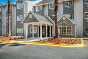 Гостиница Sleep Inn & Suites Tallahassee-Capitol