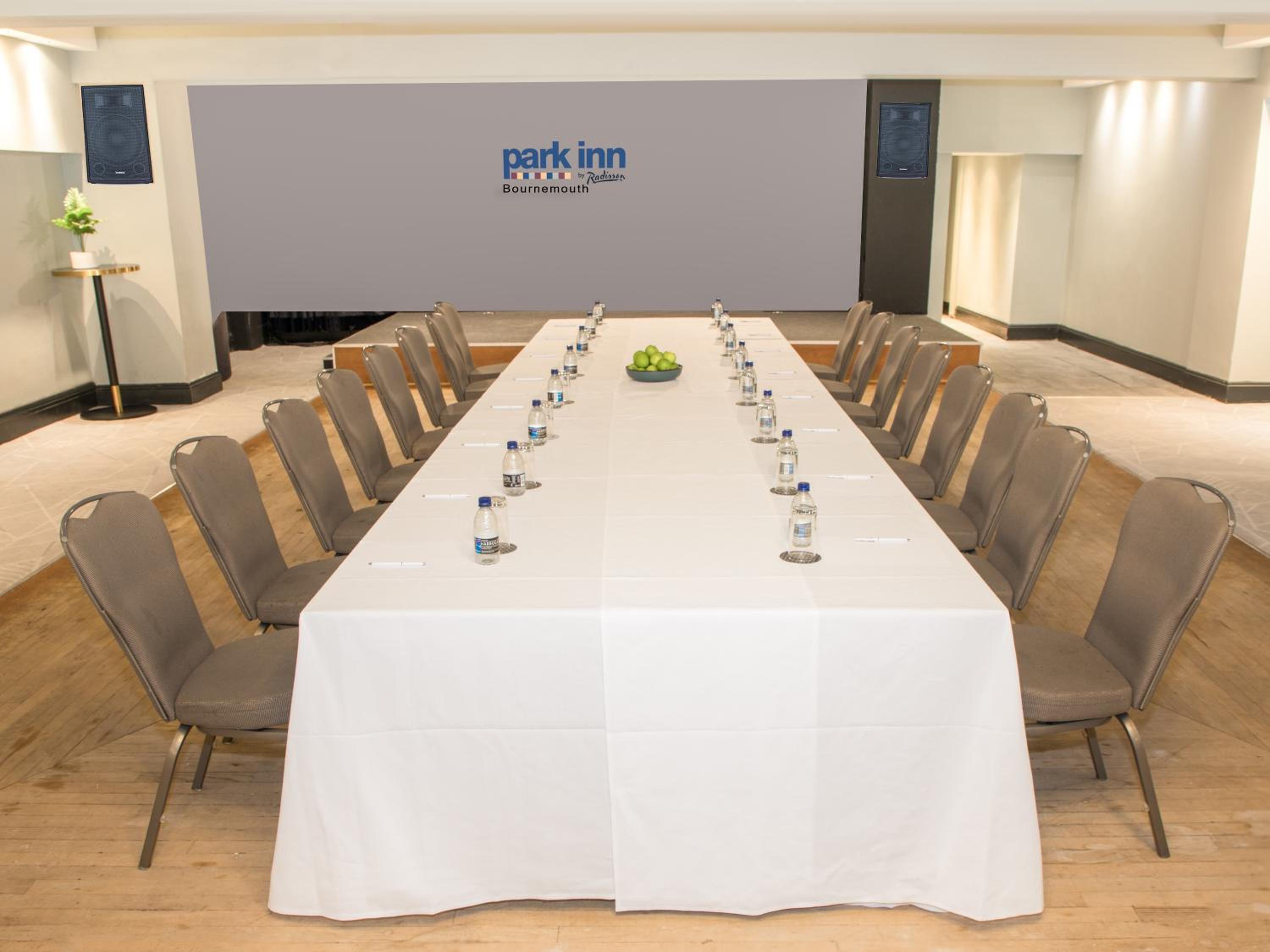 Фото Park Inn by Radisson Bournemouth