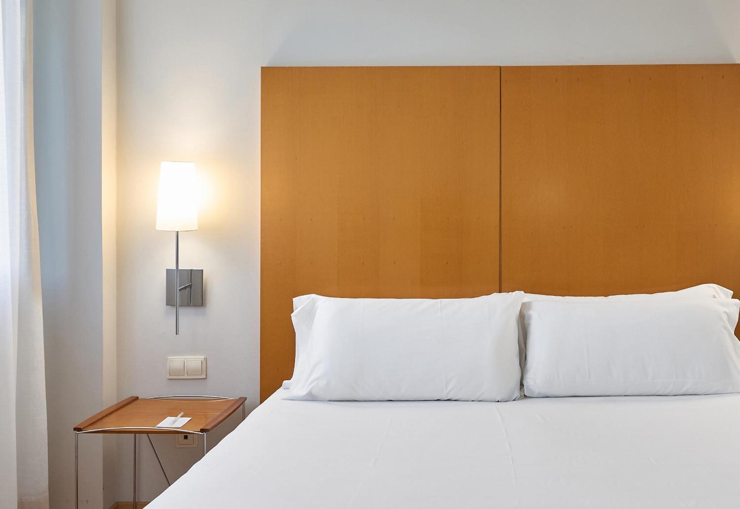 Фото Hotel Nh Hesperia Barcelona del Mar