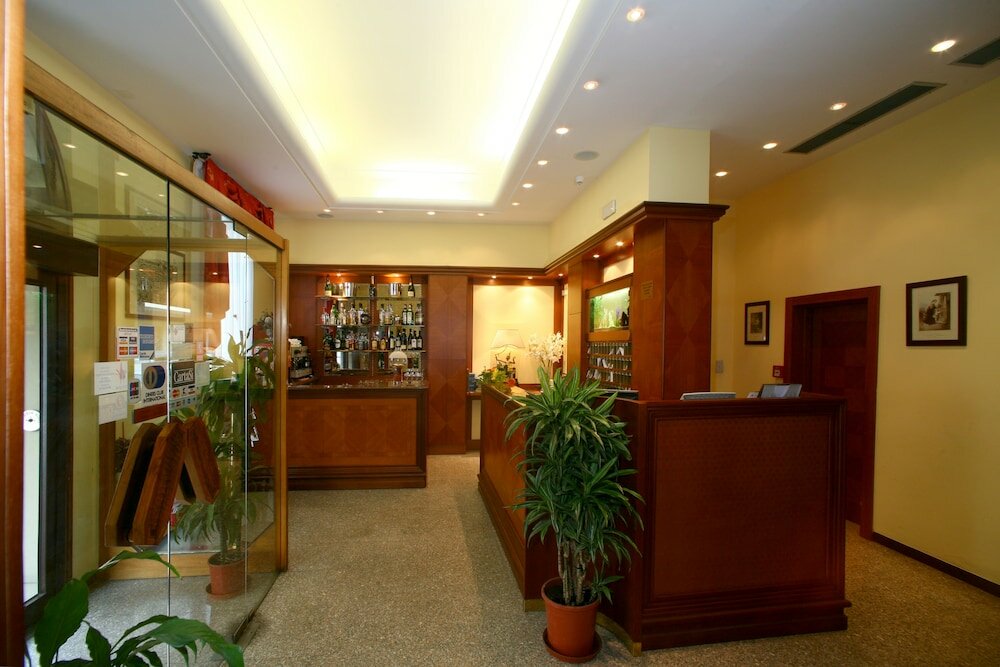 Фото Hotel Astoria