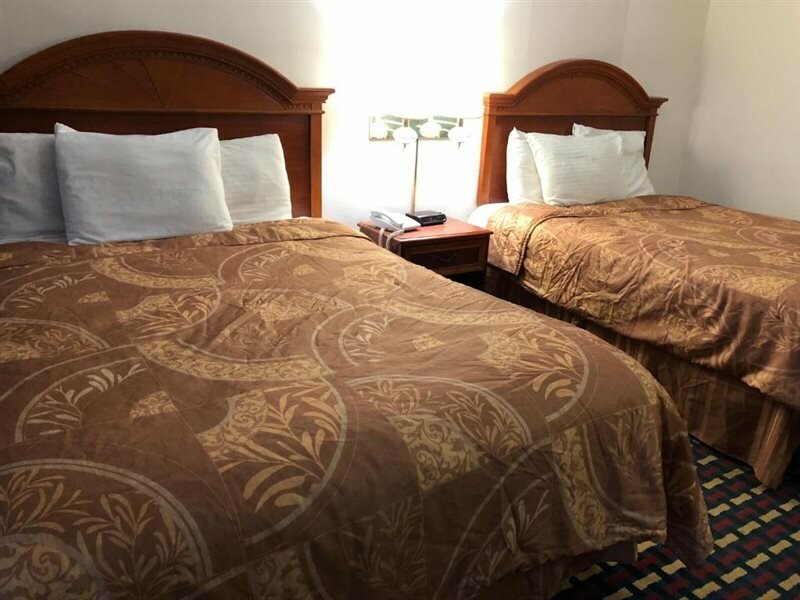 Фото Howard Johnson by Wyndham Perry Ga