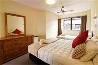 Фото Lomond Lodge Motel & Apartments