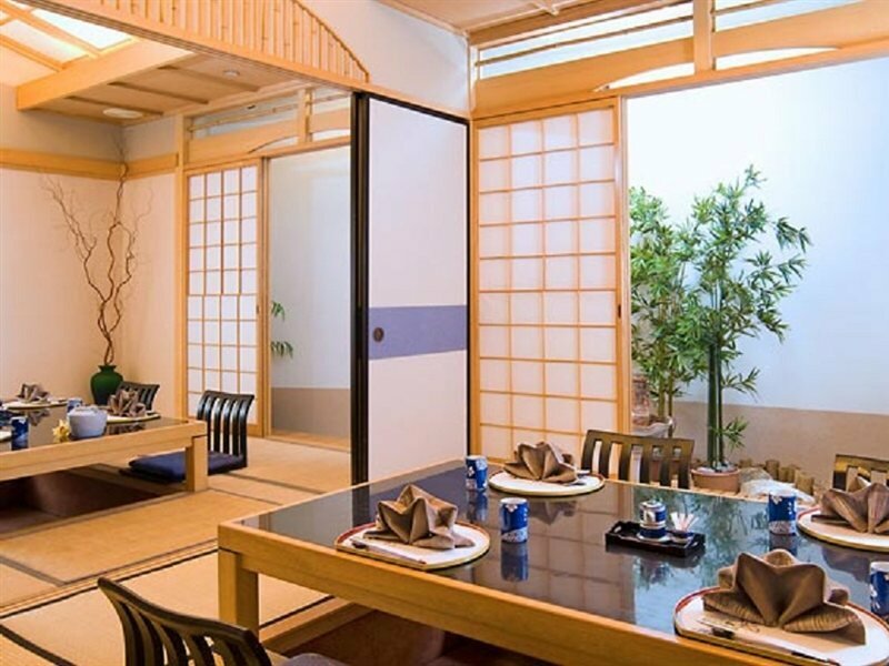 Фото Renaissance Kuala Lumpur Hotel & Convention Centre