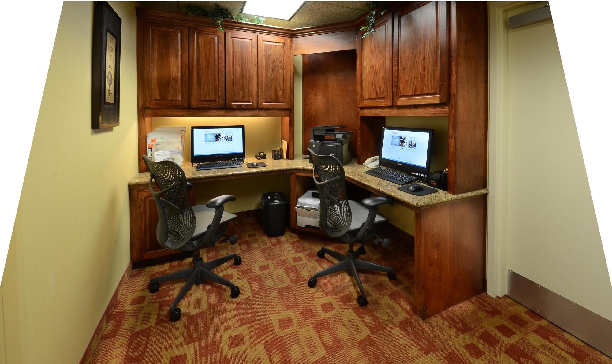 Фото Hilton Garden Inn Raleigh Capital Blvd I-540