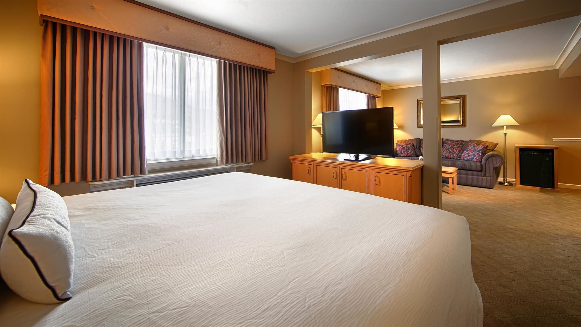 Фото Best Western Plus Columbia River Hotel