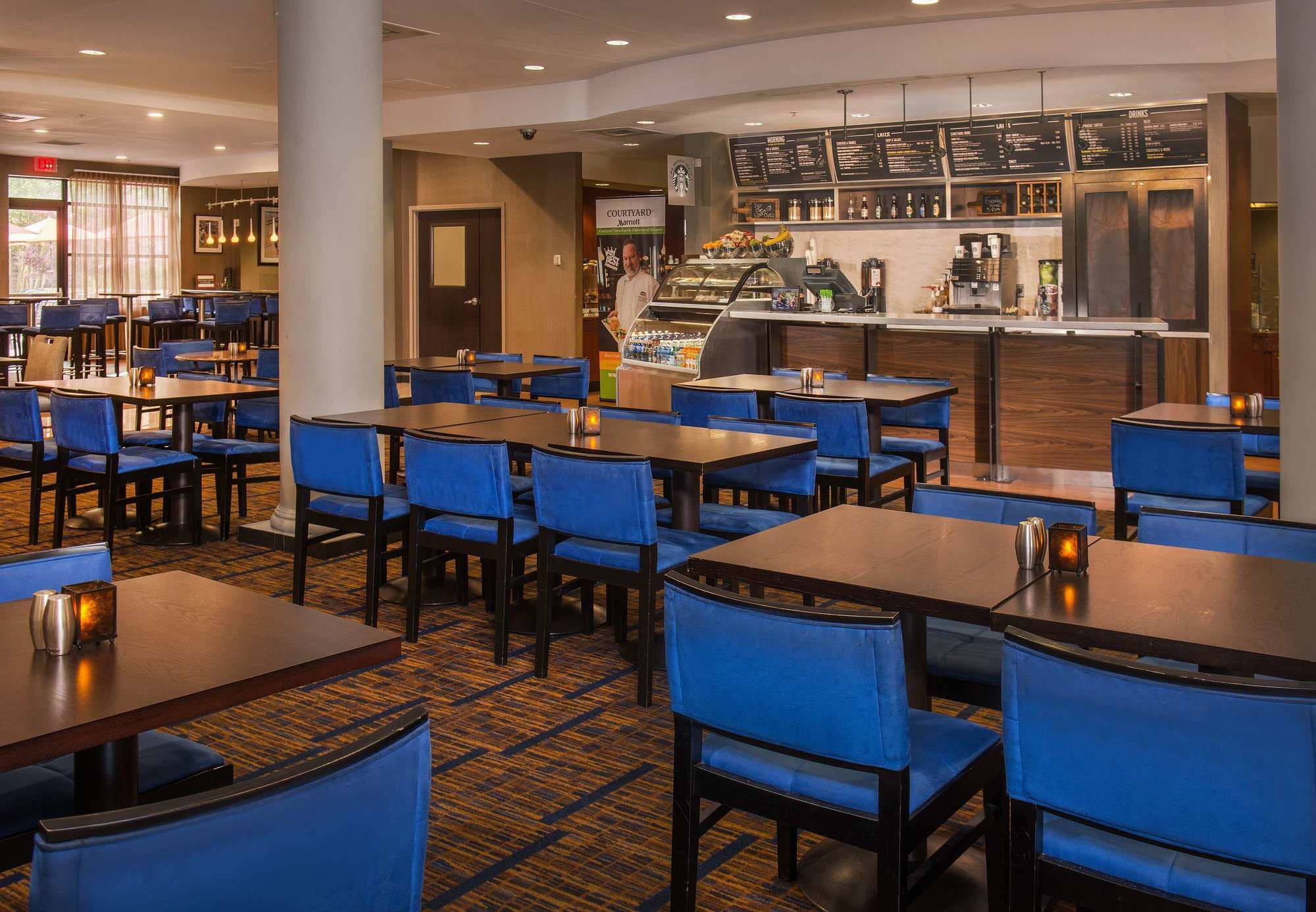 Фото Courtyard by Marriott Newark-University of Delaware