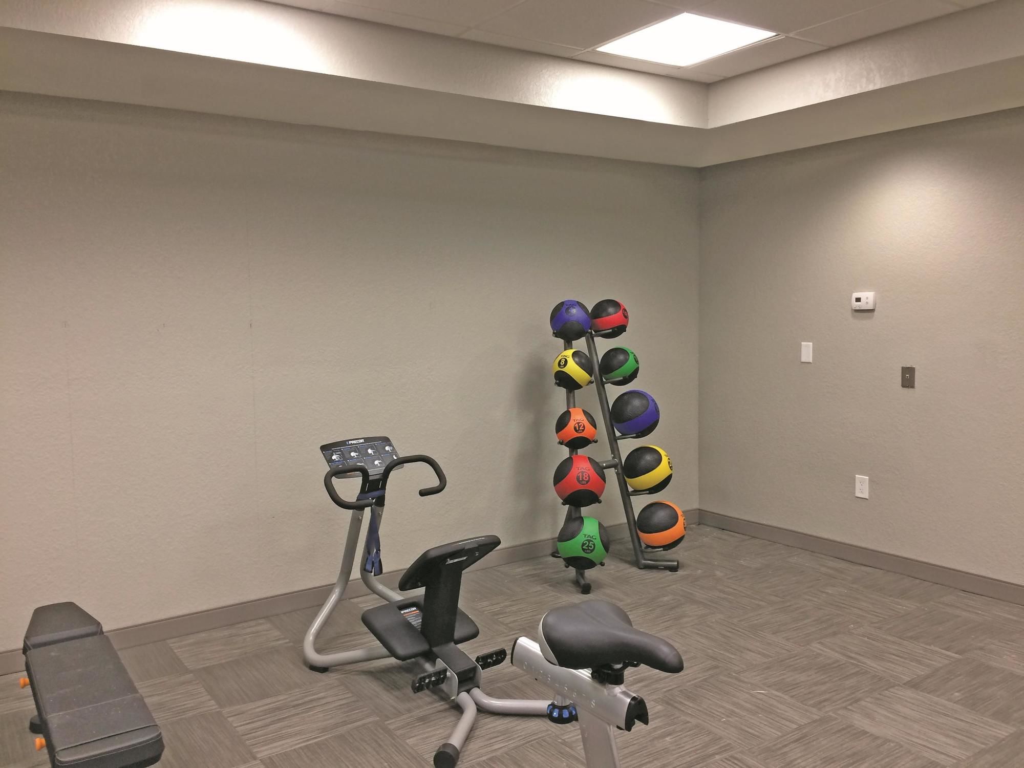 Фото La Quinta Inn & Suites by Wyndham Orlando Lake Mary