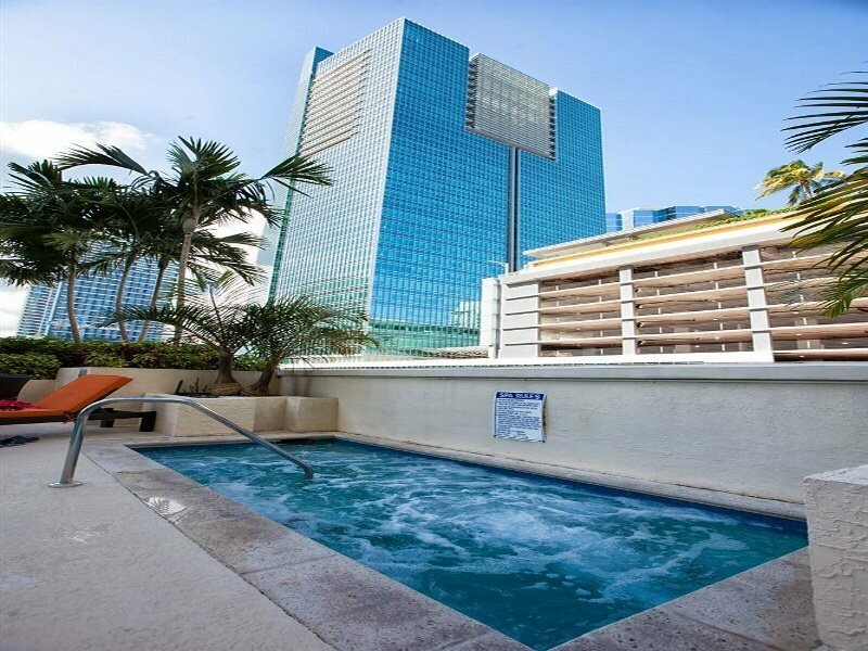 Фото Fortune House Hotel Suites