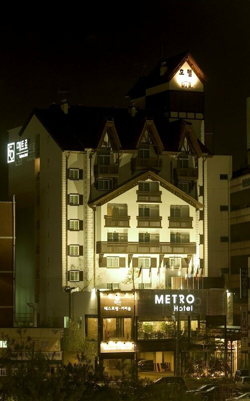Гостиница Metro Tourist Hotel Cheonan в Чхонане