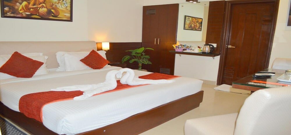 Фото Hotel Taj Inn