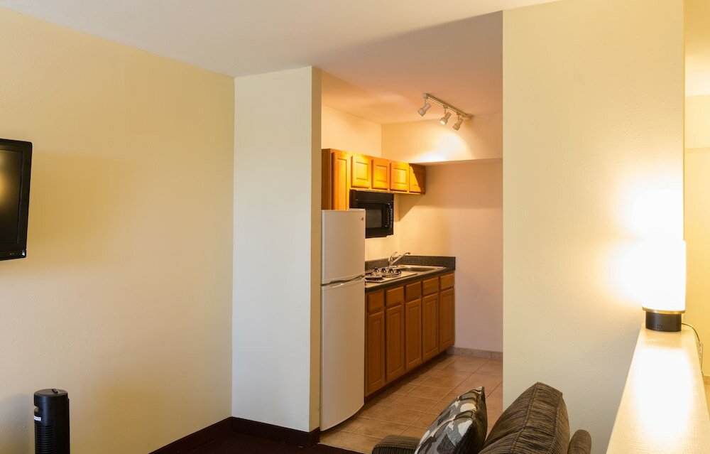 Фото Marina Inn & Suites Chalmette