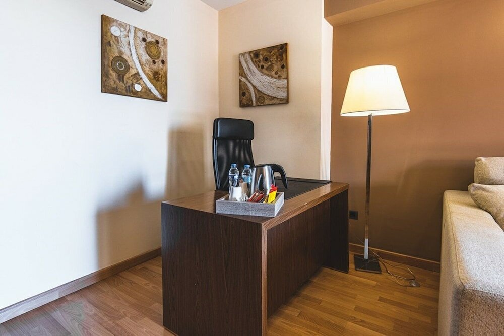 Фото Hotel Adonis Plaza