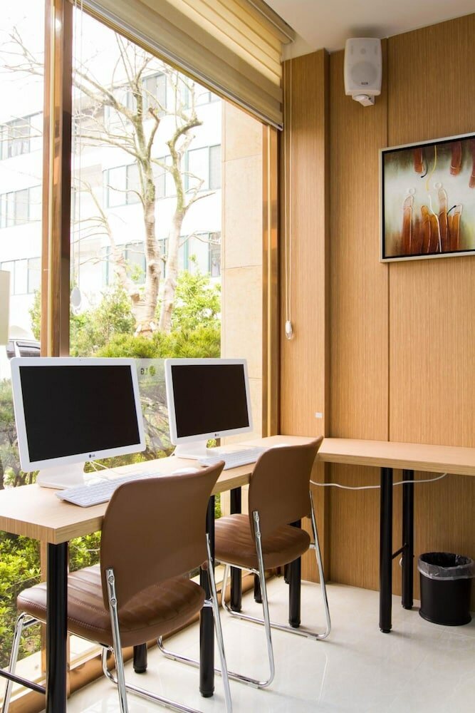 Фото Black Sands Hotel