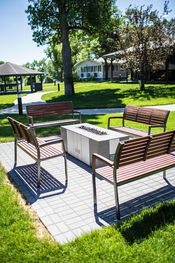 Фото Okoboji Commons Hotel