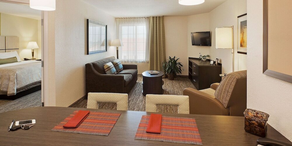 Фото Sonesta Simply Suites Oklahoma City