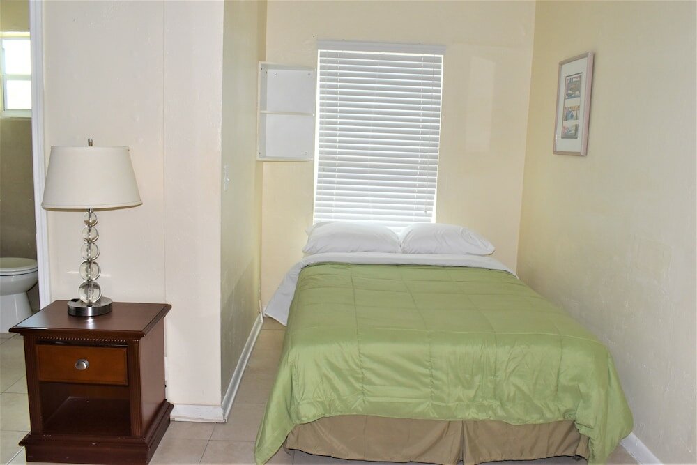 Фото Golden Sand Oceanfront