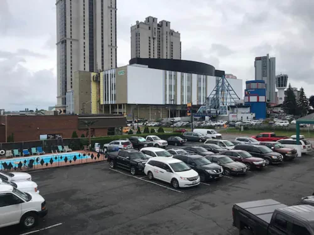 Фото Rainbow Motor Inn - by the Falls