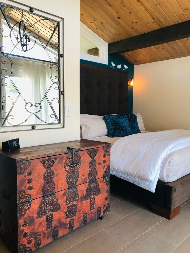 Фото Seafoam Lodge