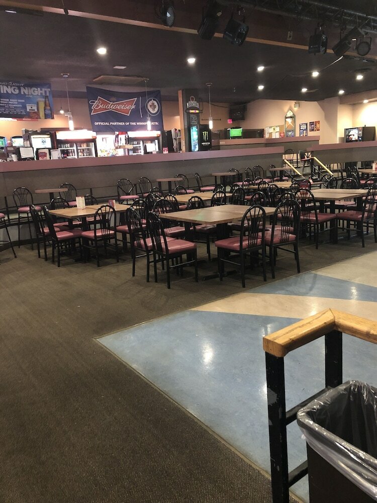 Фото Travelodge by Wyndham Winnipeg East