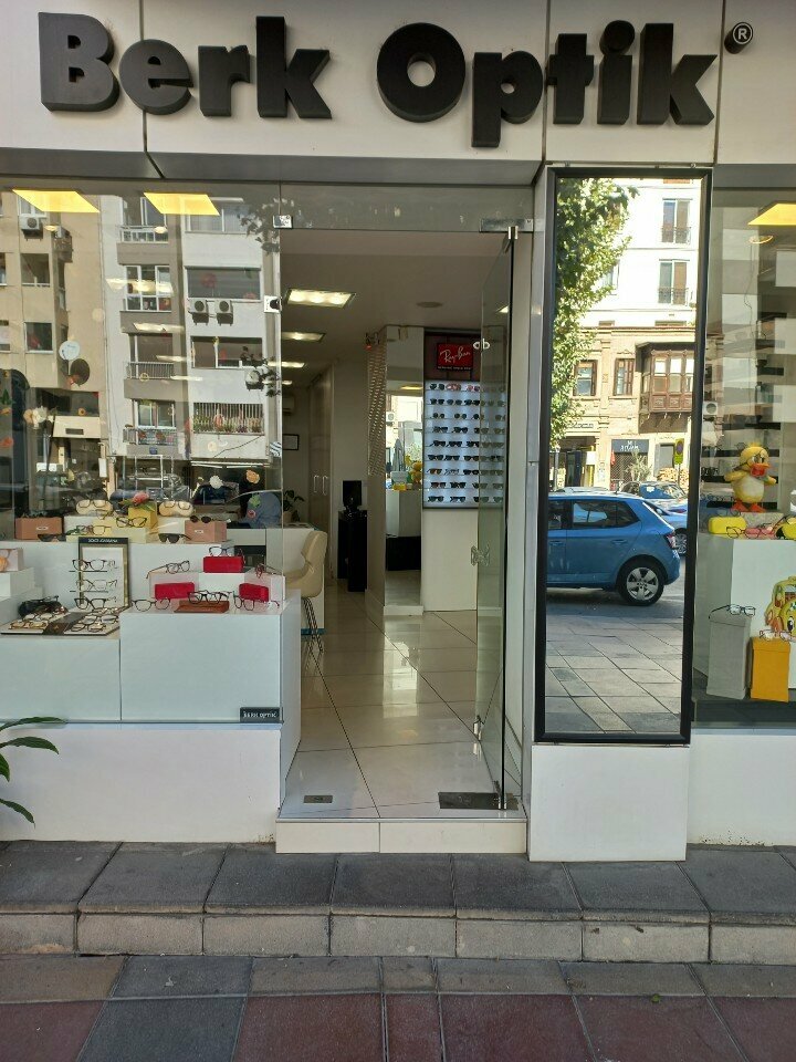 Opticial store Berk Optik, Izmir, photo