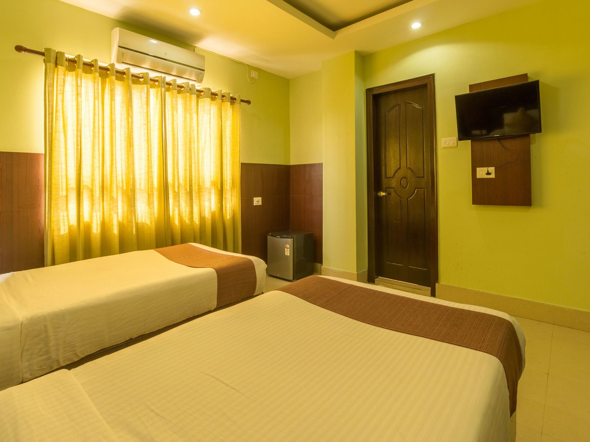 Фото Hotel Grand Majesty