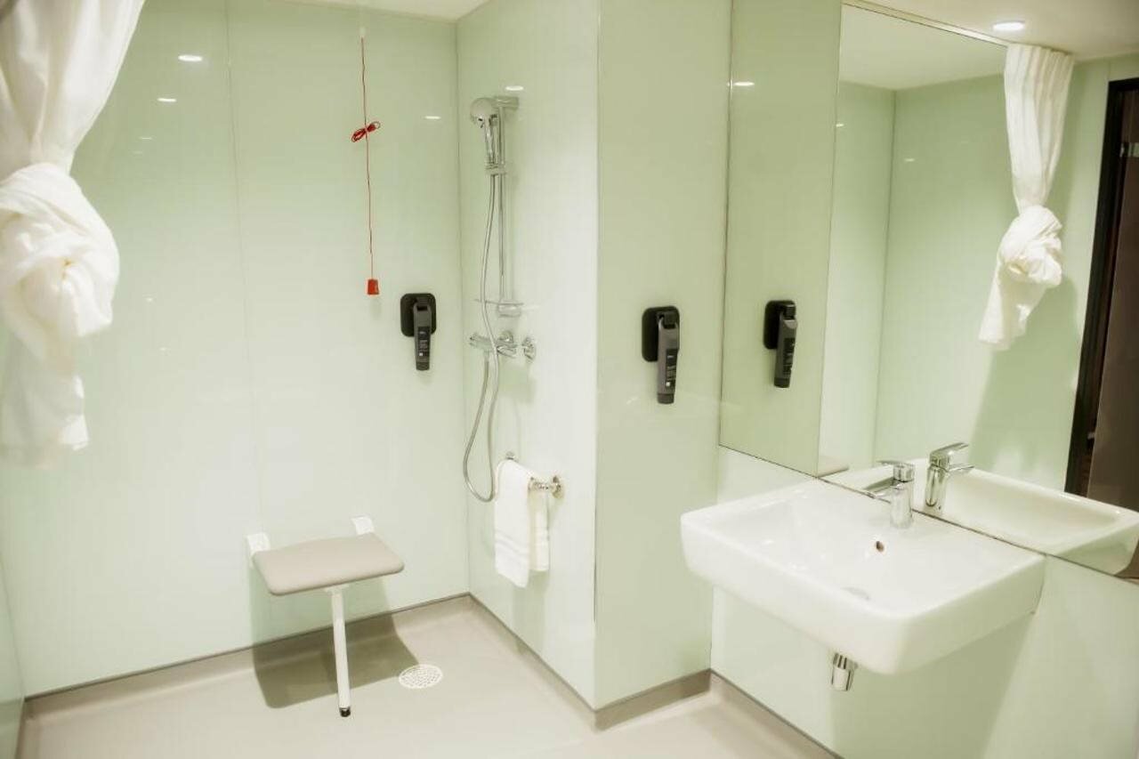 Фото EasyHotel Paris Nord Aubervilliers